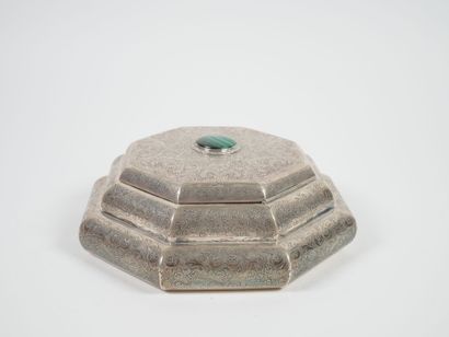 Octagonal cut-side box in 800 thousandths...