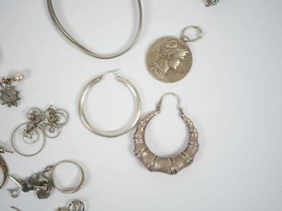 Lot of silver including mechanical pencil,...