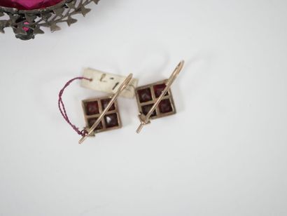 Lot of costume jewelry including : 
- an...