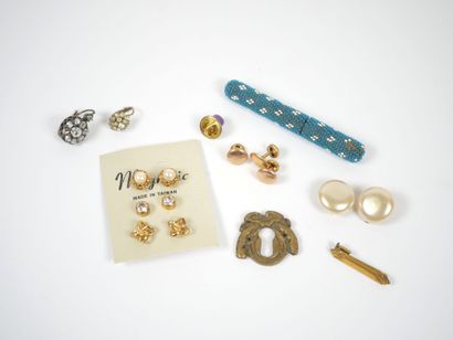 Lot of costume jewelry including ear clips,...