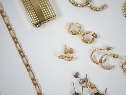 Lot of costume jewelry in gold-plated metal...