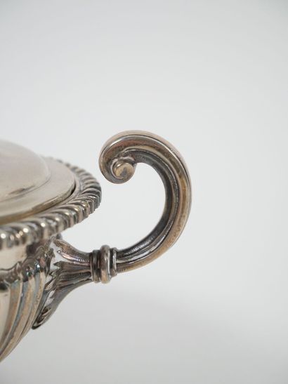 Small silver vegetable dish 833 thousandths...