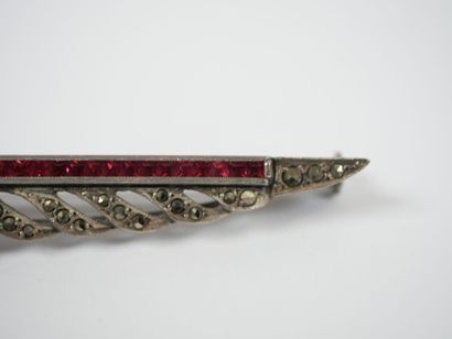 Openwork metal barrette brooch centered with...