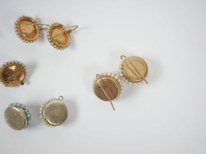 Costume jewelry set including a pair of pearl...