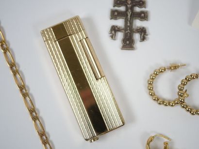 Lot of costume jewelry in gold-plated metal...