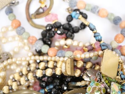 Lot of costume jewelry including necklaces,...