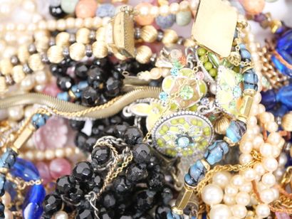 Lot of costume jewelry including necklaces,...