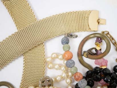 Lot of costume jewelry including necklaces,...