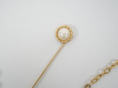 Lot of costume jewelry including pearl necklace,...