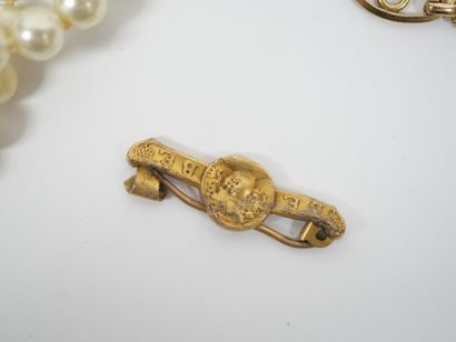 Lot of costume jewelry including pearl necklace,...