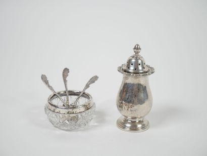 Set including : 
- an 800 thousandths silver...