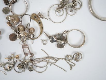 Lot of silver including mechanical pencil,...