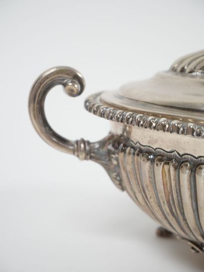 Small silver vegetable dish 833 thousandths...