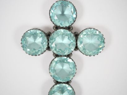 Metal and blue glass bead set with claw-set...