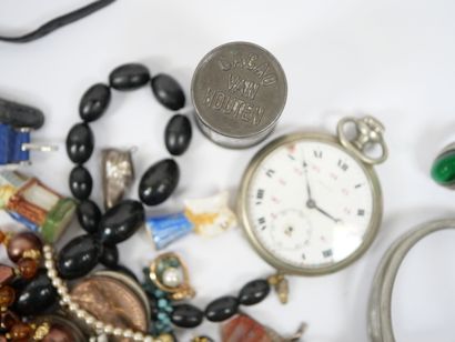 Lot of costume jewelry including watches,...