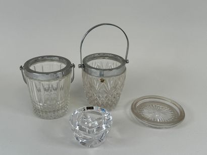 SEVRES.
Ashtray in cut crystal.
H. 6 cm.
D....