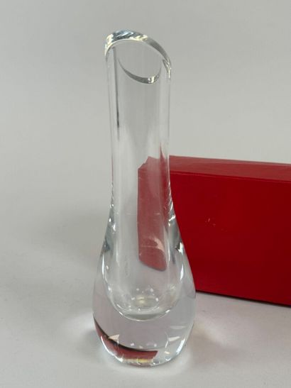BACCARAT.
Small crystal soliflore vase.
H....