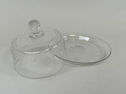Crystal bell and display.
D. 22 cm (dish...