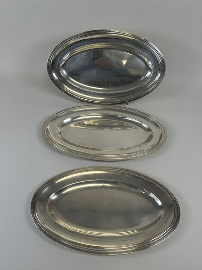 Set of three oval silver-plated serving dishes...