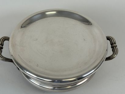 CHRISTOFLE.
Silver-plated plate warmer resting...