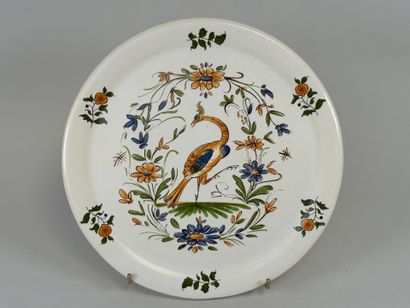 MOUSTIERS, 20th century.
Circular pie dish...