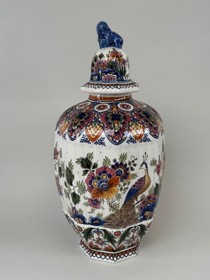 DELFT, 20th century.
Large polychrome earthenware...
