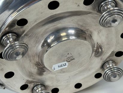 CHRISTOFLE.
Silver-plated plate warmer resting...