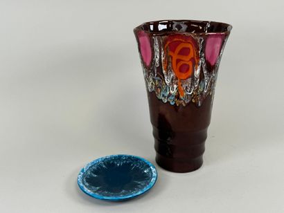 VALLAURIS.
- Large ceramic vase on brown...