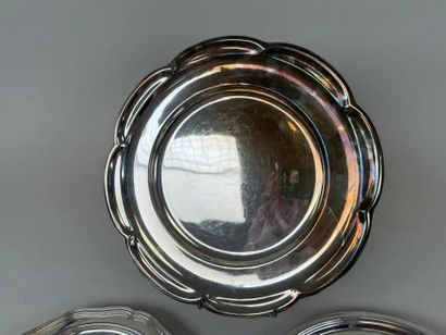G. WISKEMANN.
Two silver-plated serving dishes,...