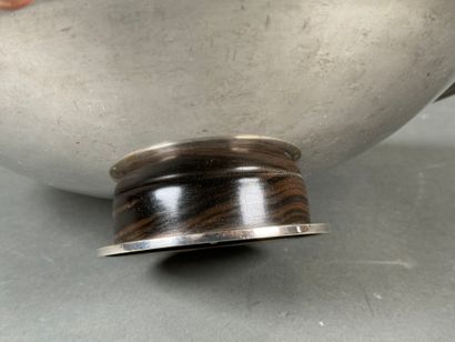 Circular bowl on wood and silver-plated metal...