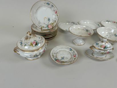 Doll service set in polychrome porcelain...