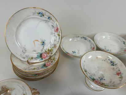Doll service set in polychrome porcelain...
