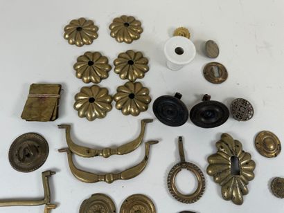 Small batch of furnishing accessories and...