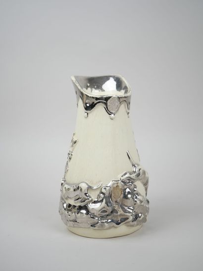 LANGEAIS, 19th century.
Set of two fine earthenware...