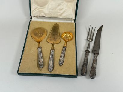 Steel and silver-plated chopping set.
L....