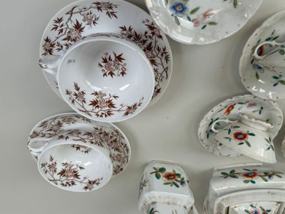 Lot including:
- SARREGUEMINES.
Two earthenware...