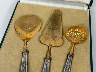 Steel and silver-plated chopping set.
L....
