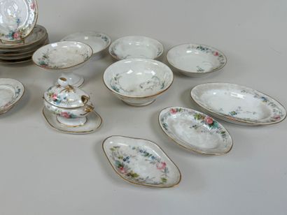 Doll service set in polychrome porcelain...