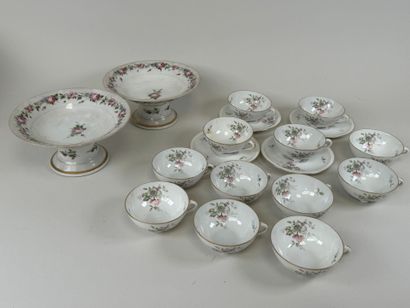 Lot including :
- two polychrome porcelain...