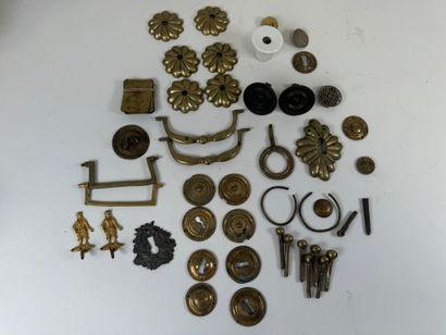 Small batch of furnishing accessories and...