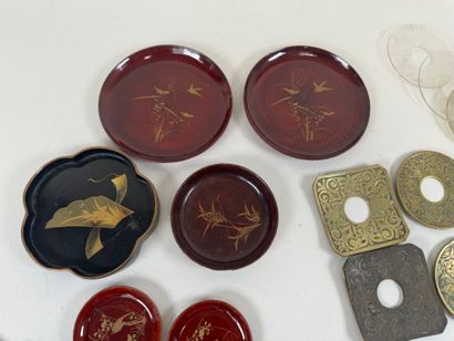 Set of glass, brass and chased bronze bobèches.
D....