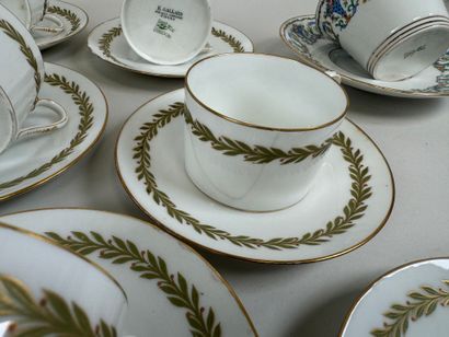Lot including:
- E. GALLARD à tours.
White...