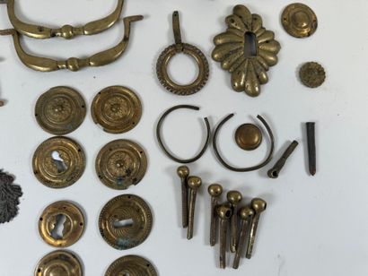 Small batch of furnishing accessories and...