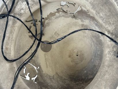 SARREGUEMINES.
Openwork stoneware pendant...