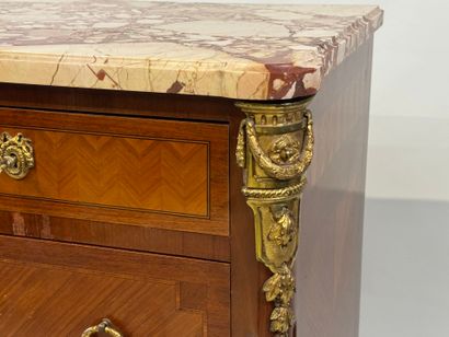 Wood and veneer chest of drawers opening...