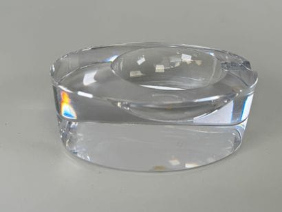 SEVRES.
Cendrier en cristal.
6 x 16 x 12...