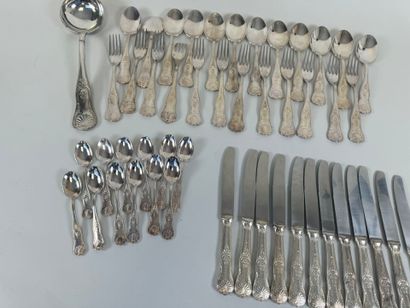 Partie de ménagère en métal argenté à décor...