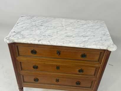 Small molded wood chest of drawers opening...