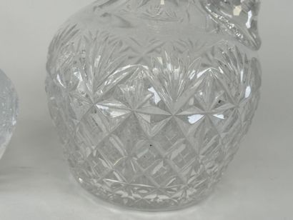 BACCARAT, dans le goût de.
Petit carafon...