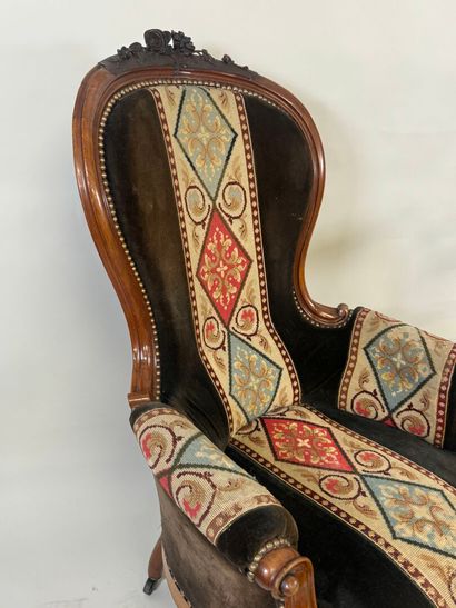 Molded and carved mahogany armchair, petit...